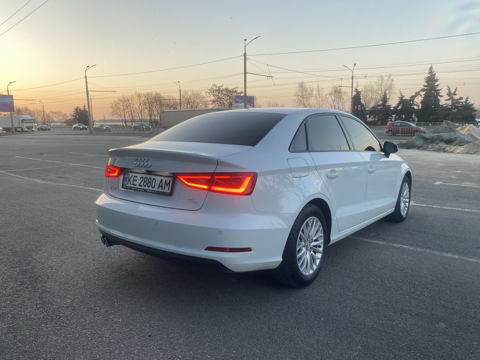 Audi A3 Официал  Седан 2.0 дизель