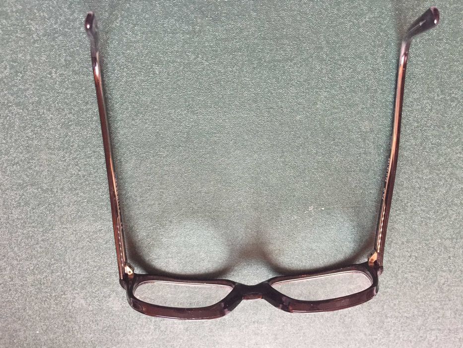 Plastikowe i metalowe oprawki