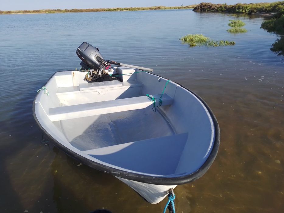 Vendo barco vega com motor 9.9