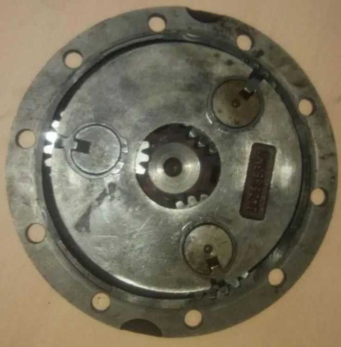 Kosz satelitów przedniego napędu ursus 6014