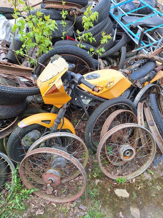 Wyprzedaż garażowa części motocyklowe i różne