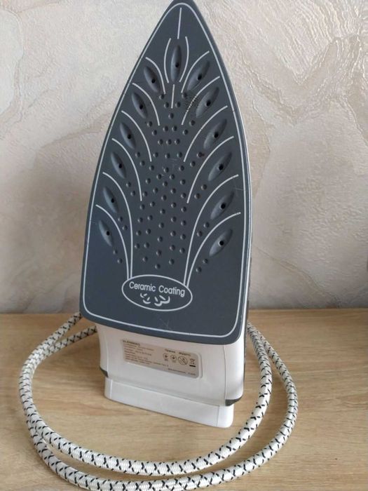 Праска, утюг з керамічним покритям