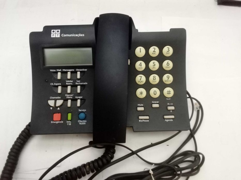 telefones antigos e base para calice