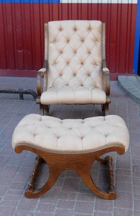 Крісло  качалка  та пуф  Відпочинкове крісло  Крісло для відпочинку