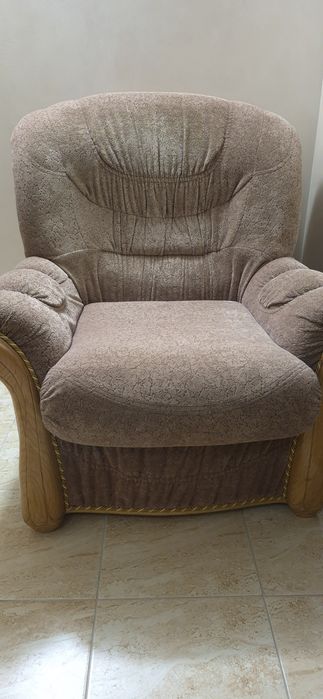 Диван та два крісла в класичному стилі колір коричневий