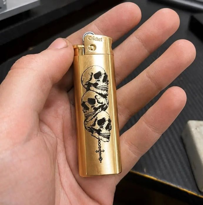 Запальничка Cricket металева з гравіюванням. Зажигалки Крикет