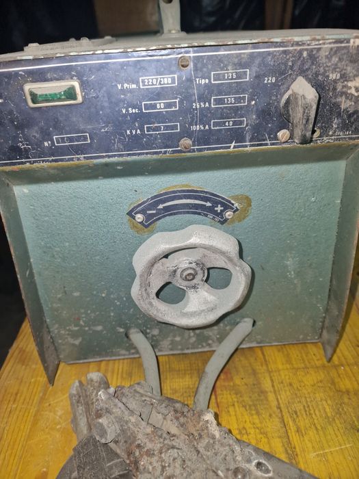 Maquina de soldar 220vllt ou 2 fases