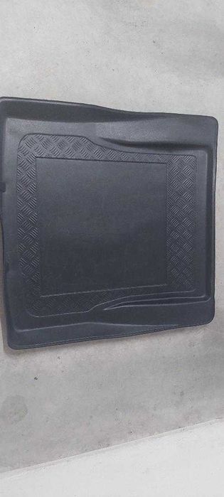Conjunto 4 Tapetes borracha original BMW + Tapete pvc para mala BMW 320D E90