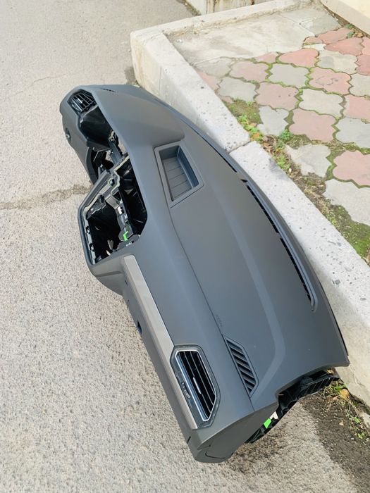 VW Tiguan USA 2018- торпедо с airbag