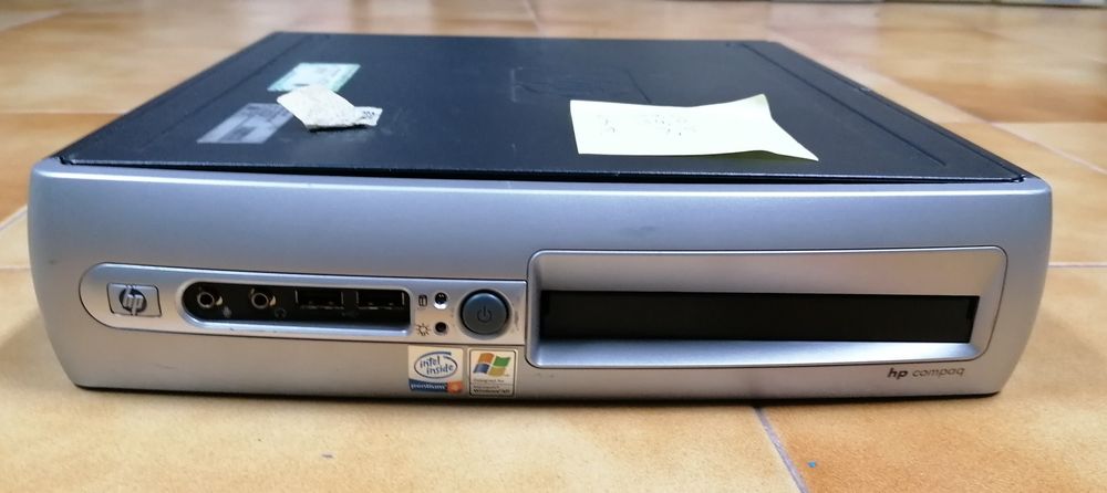 Computadores de caixa pequena com Windows 10423158080225955844