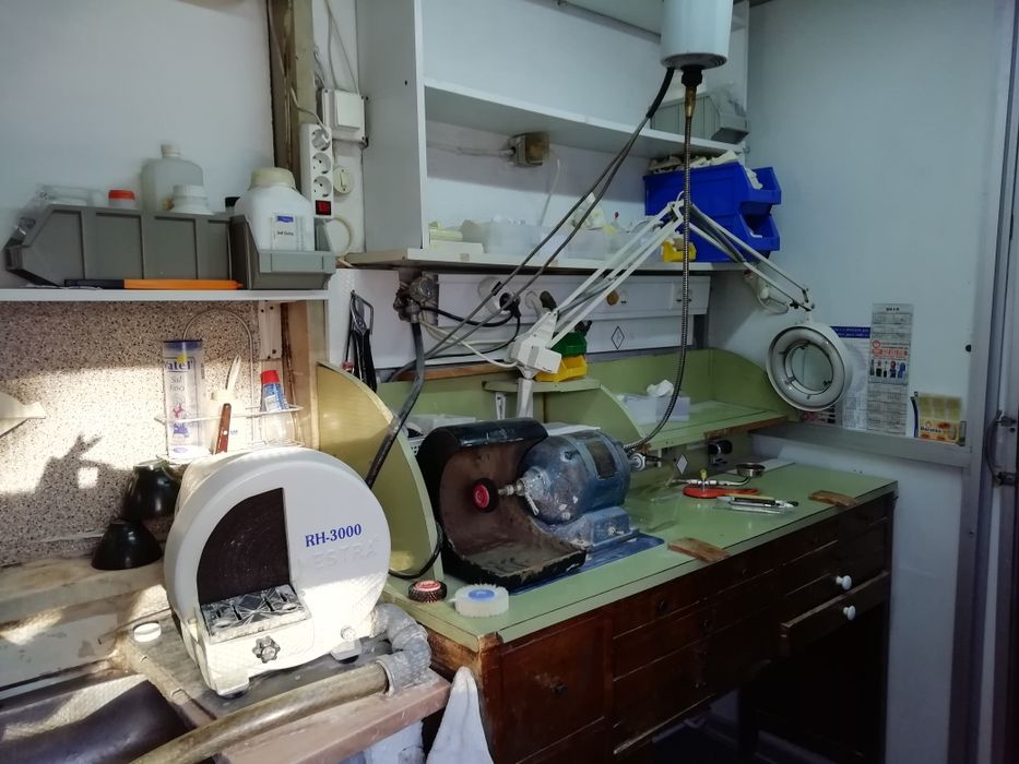 Motor de SUSPENSÃO, Marca FARO, para PRÓTESE DENTÁRIA. Gesso e brocas.
