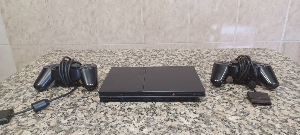 PlayStation 2 Slim preta