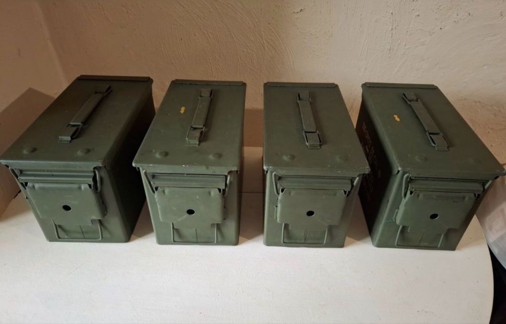 Продам металеві гермітичні ящіки