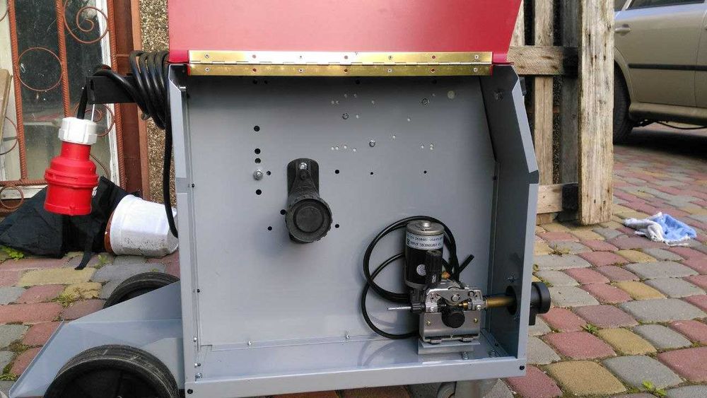 Зварювальний напівавтоматичний апарат Iskravar  MIG 210L 220/380 В