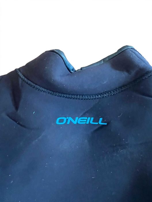 Fato Sutf Criança O'Neill modelo Hyperfreak 4/3 mm + Chest Zip, tamanho 12 anos.