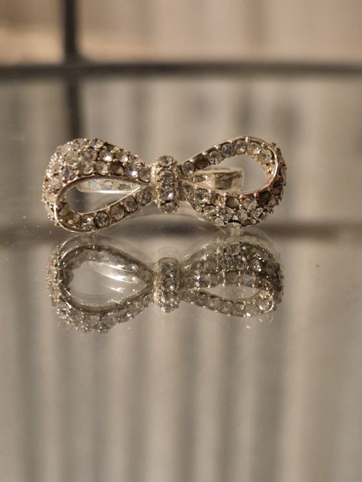 Браслет, колечка.