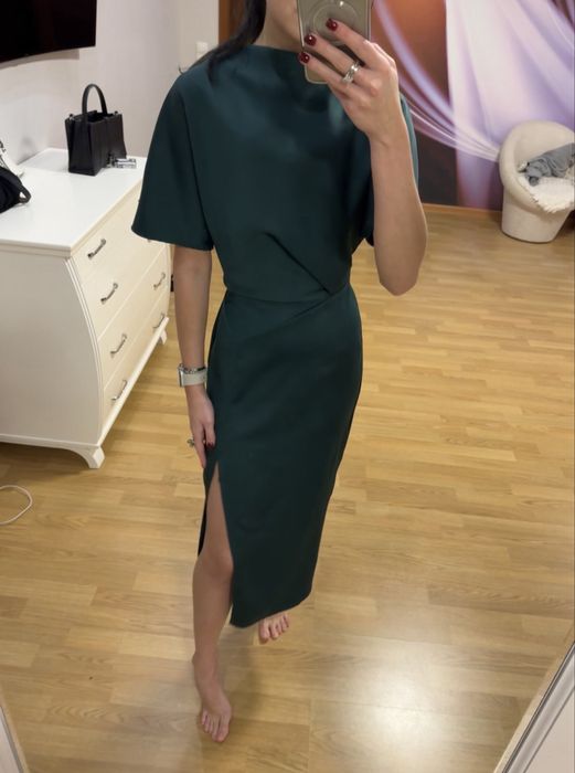 Сукня зелена з розрізом