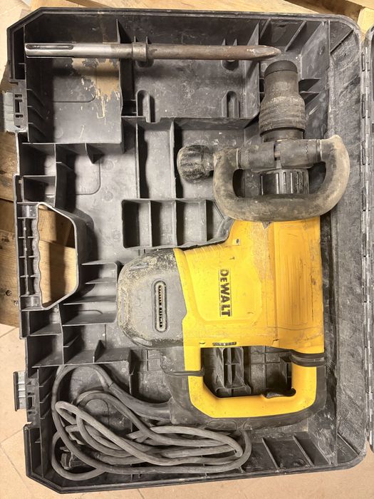 Młot sds-max Dewalt d25832