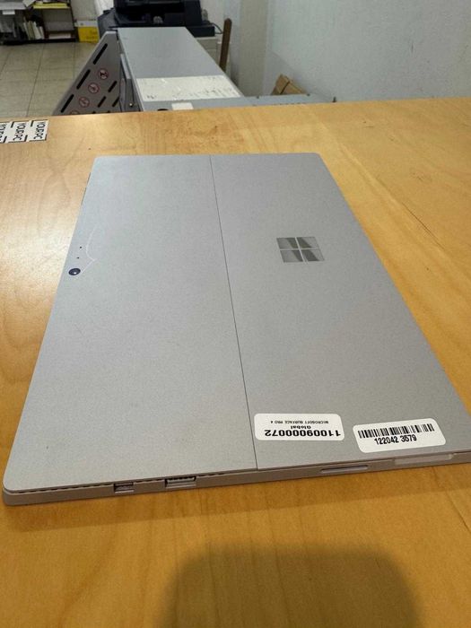 Microsoft Surface Pro 464729933059201124