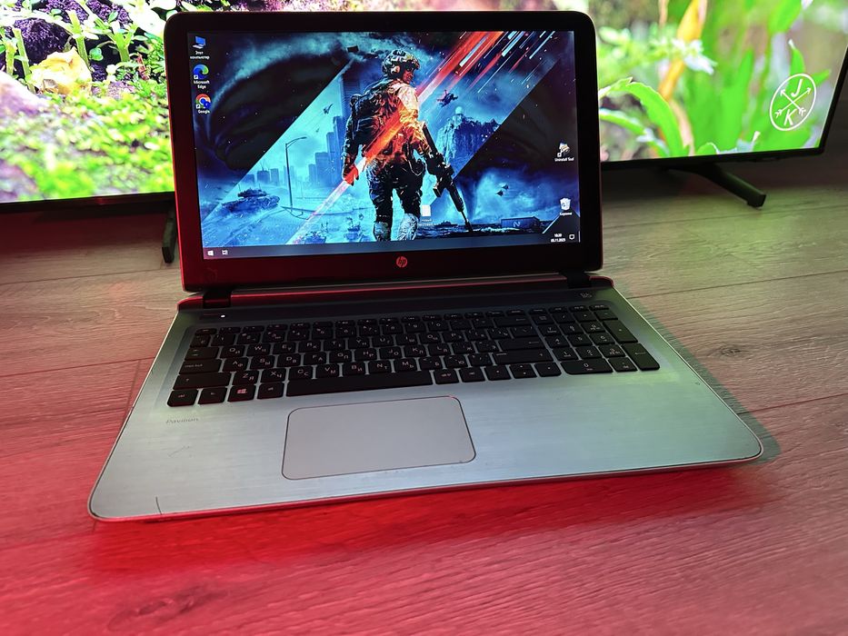 Ігровий ноутбук HP проц. i3-5010 відеомамяті до 4 GB Win_10/ бат 3 год