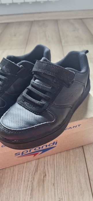 Buty sportowe Sprandi czarne w rozm. 33