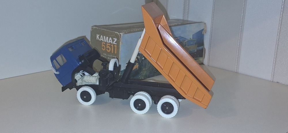 Модель КамАЗ 5511 1:43 масштабная машинка Kamaz камаз