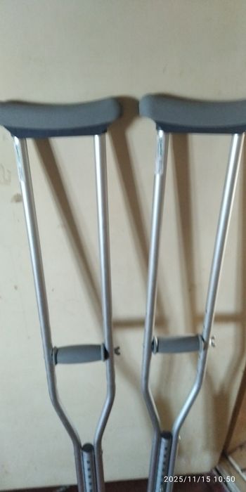 Продам костыли алюминиевые с регулировкой роста