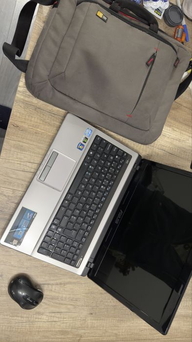 Asus portatil:  I5, 8gb, 512bg ssd, 15”