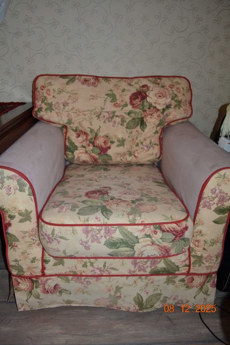 Крісла ( м'які меблі)