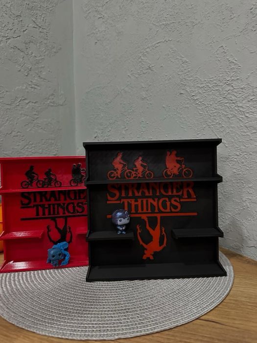 Поличка для фігурок з Stranger Things "Дивні Дива"