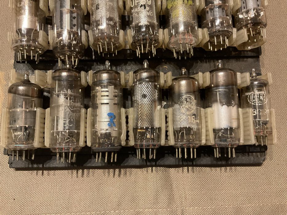 Conjunto de valvulas antigas para radios e outros aparelhos