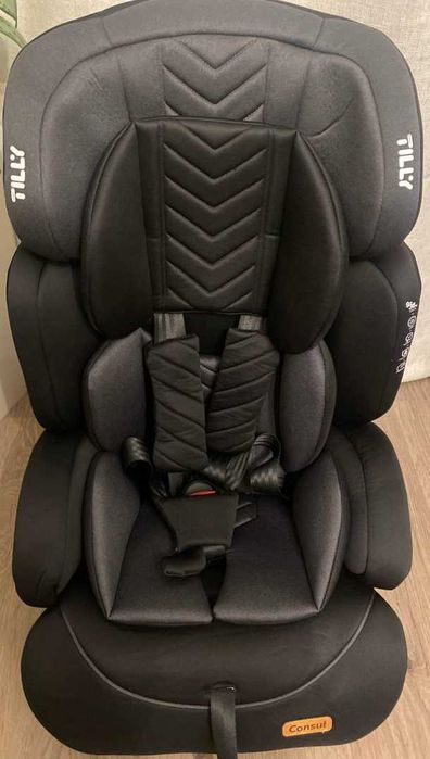 Автокрісло 9-36 кг універсальне tilly з бустером