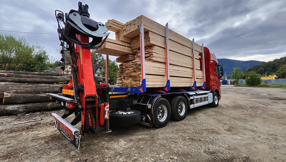 Drewno konstrukcyjne stemple budowlane deski szalunkowe więźba dachowa