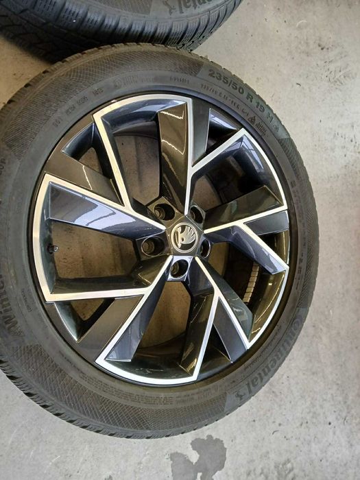 Oryginalne koła zimowe 19 cali Skoda Kodiaq opony 235/50 R19