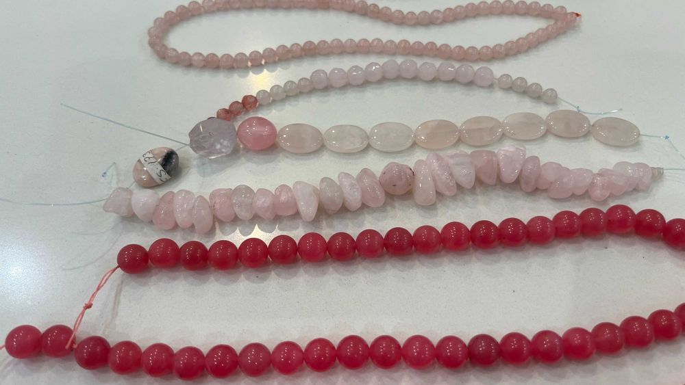 lote 264 pedras naturais /fiadas ( semi preciosas ) Quartzo/Ágata rosa
