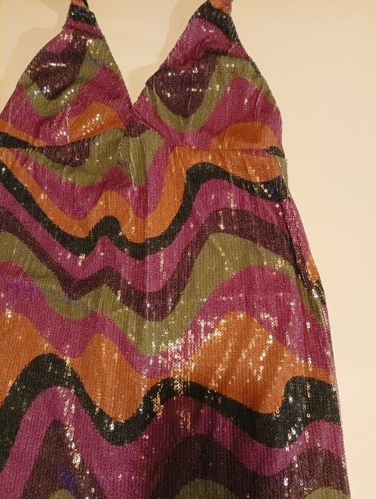 Vestido com brilho em preto lilás e verde militar, de marca Pull&Bear, tamanho M