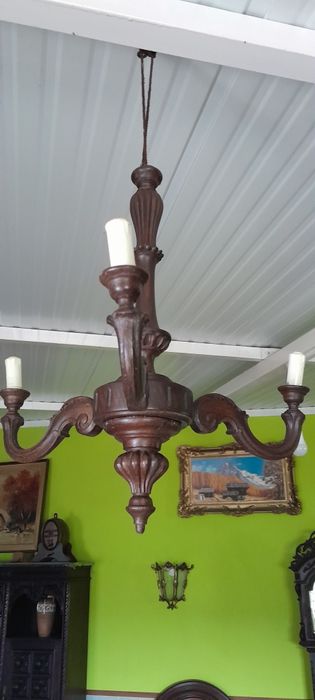 Par de candeeiros em madeira.