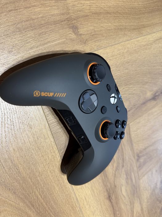 Kontroler SCUF Valor Pro Wired Xbox / PC – czarny