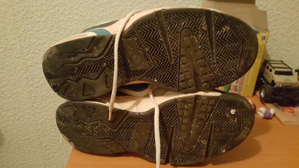 Продам Кроссовки Nike