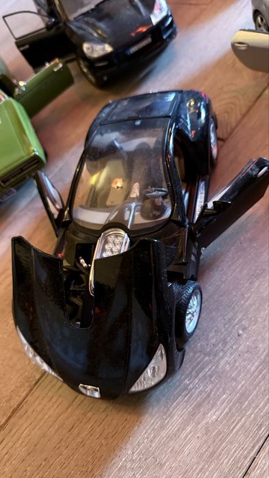 Колекційні авто в маштабі 1:18