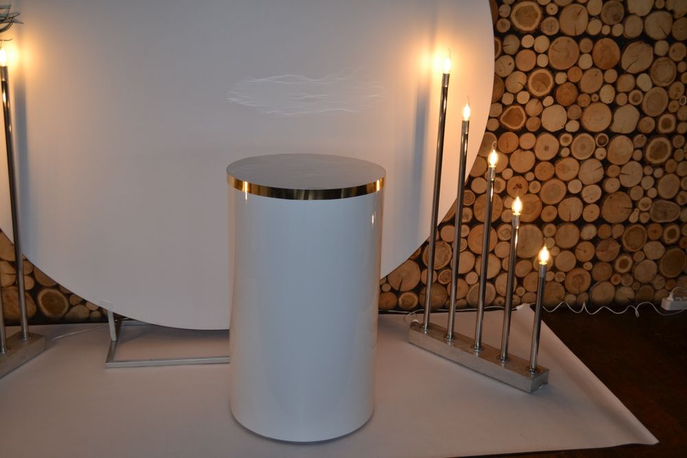 Стіл тубус на колесах на свята