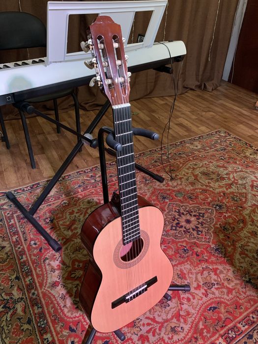 Продам класичну гітару HOHNER HC 06 + чохол