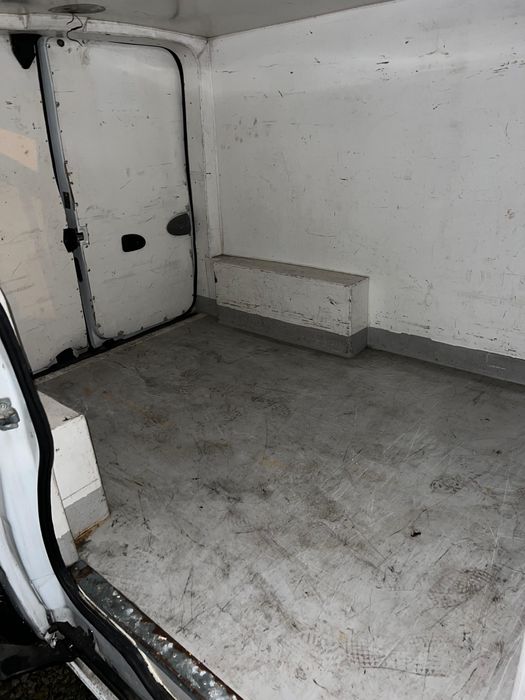 Carrinha comercial em bom estado de mecânica estado 3 lugares