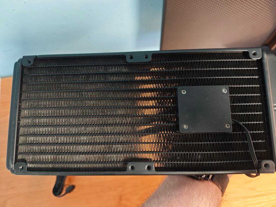 Водяне охолодження для процесора MSI MAG Core Liquid 240