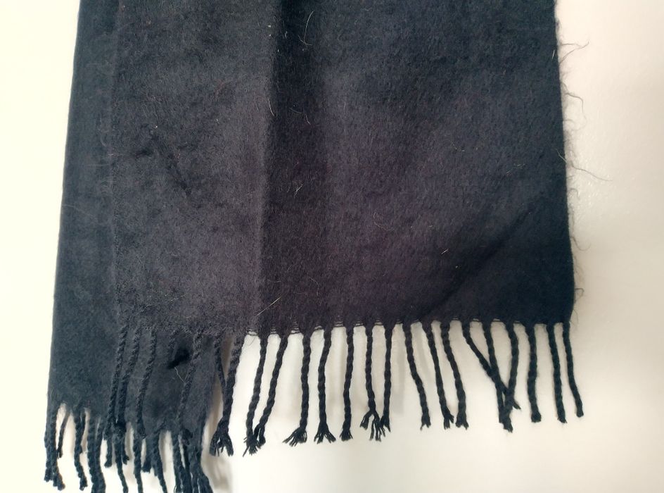 Cachecol Preto Felpudo com Franjas (1,35m)