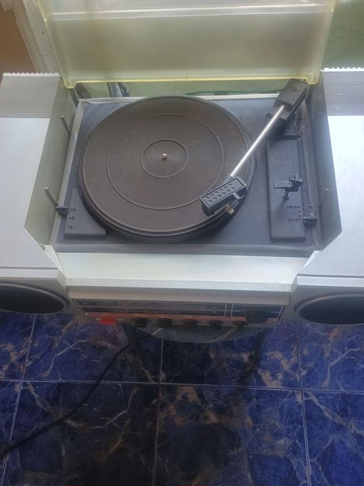 Радіола ВЕГА 300