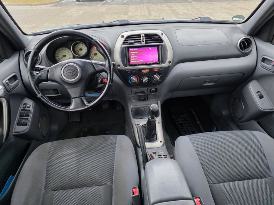 Toyota rav 4 benzyna