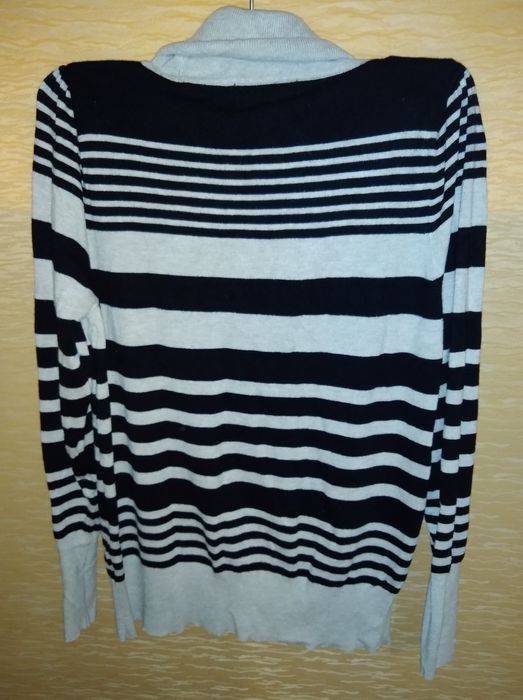 Bluzka M&S z ozdobnym golfem