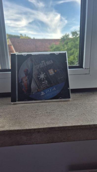 Vendo jogo do Homem Aranha, funcional