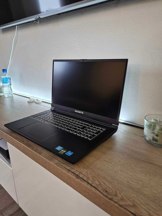 Laptop Gamingowy GIGABYTE G7KE